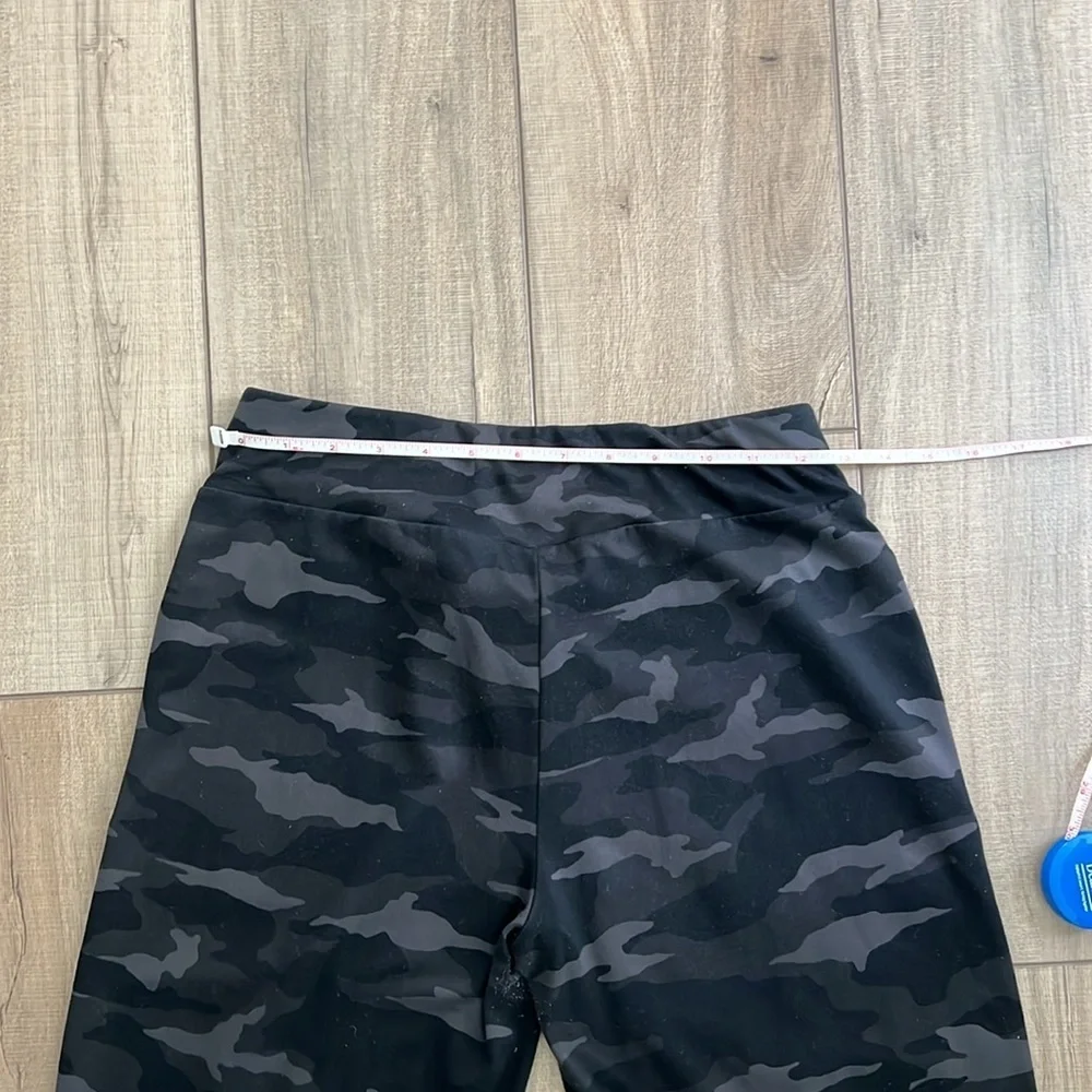 Athleta Girl Black Camouflage Joggers size XXL/16